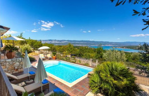 Stunning Home In Malinska With Wifi - Photo 3