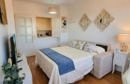 Campezo Suite Madrid Airport - Photo 19