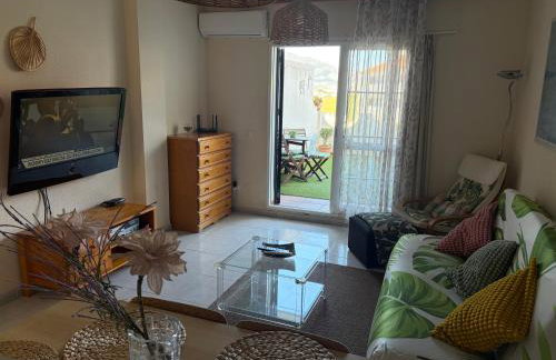 Apartamento en Mijas con Terraza, capacidad para 5 personas con piscina de temporada - Foto 5