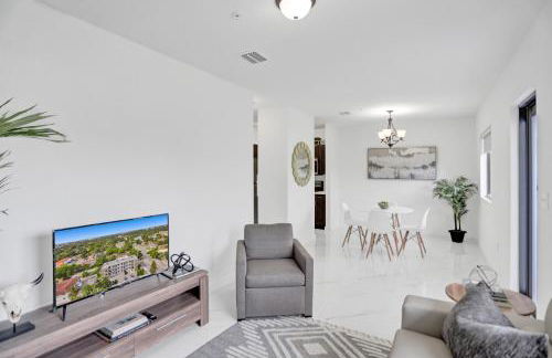 Renzzi Wynwood Apartments - Photo 12