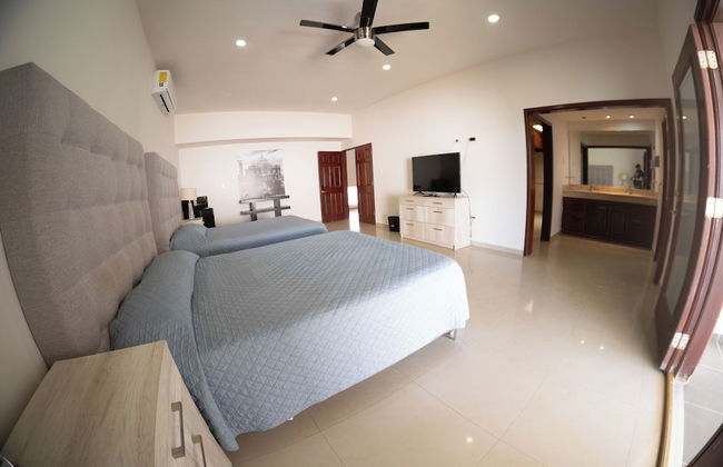 16, Suite With Jacuzzi - Photo 13