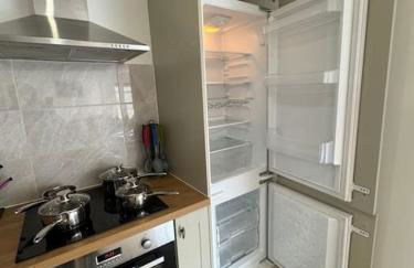 2 bedroom, Parking, Hounslow St - Foto 13
