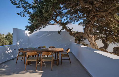 Private Luxury Scarlet beachfront villa, Molos, Paros - Photo 8
