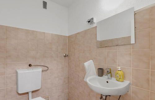 Apartment Düsseldorf 100QM, 6 Personen, Balkon, Messe, Küche - Foto 15