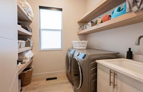 Downtown Luxury Villa Hot Tub Walk To Lake - Foto 34