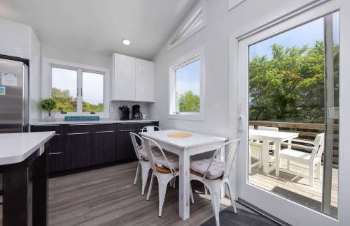 7 Min Walk to the Beach - Completely Renovated - Foto 10