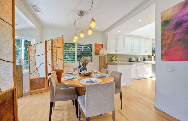 Serene Coastal Home Sleeps 8 1 Mile From Beach! - Foto 25