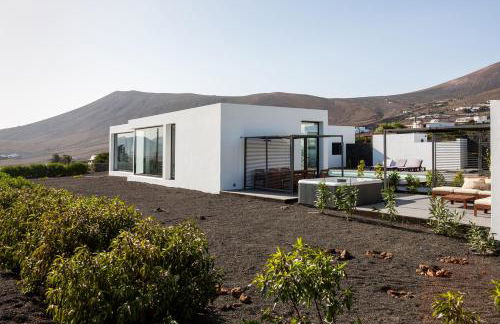 ICONIC VILLA LANZAROTE - Photo 2