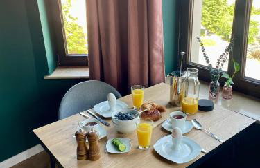 Schicke & zentrale Altbauwohnung - Photo 3