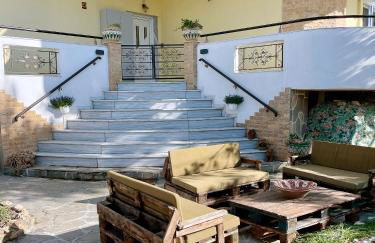 Garden Beach House - Photo 4