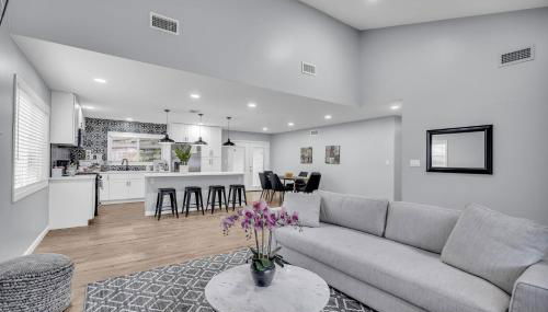 Sunny Simi Valley Valley 4BR 3BR LTR Modern Home Dedicated Work Place High Speed internet - Foto 5