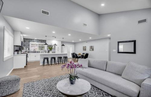 Sunny Simi Valley Valley 4BR 3BR LTR Modern Home Dedicated Work Place High Speed internet - Foto 5