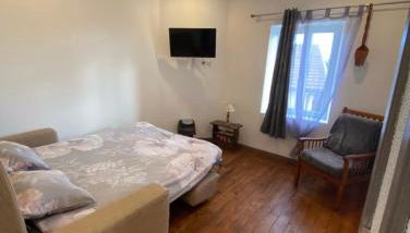 Maison à la campagne Grande cuisine tous équipés, grand salon , 3 chambres avec lits doubles, salle de bain et toilettes - Foto 3