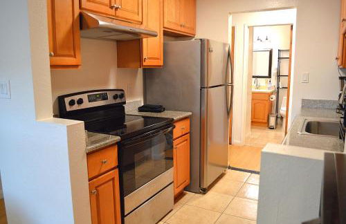 Modern 3 Bedroom Suite with AC for Family and Work group - Photo 27