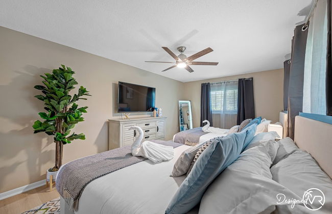 8BR Villa with Heated Pool Near Beach - Foto 7