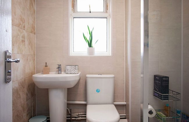 Cozy 3-bedroom Home in Luton - Foto 11