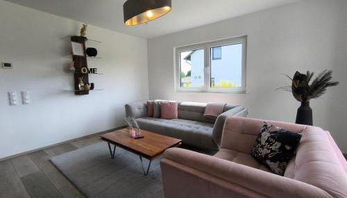 VILLA VULKANEIFEL -modern -familienfreundlich -Terrasse -Doppelgarage -ruhiger Lage - Foto 2