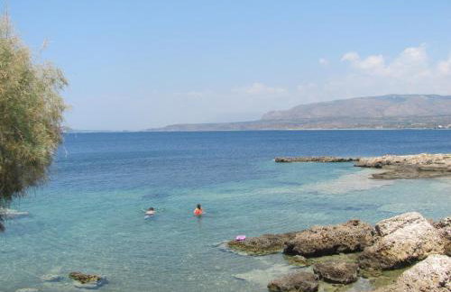 Lakonia Bay Apartments - Photo 17