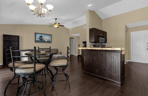 5Bd 2 Bath with Gameroom & Pool 1 story House - Foto 7