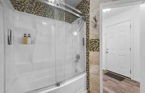 Diamond Waters near DFW & Stadium , Private Pool - Foto 21