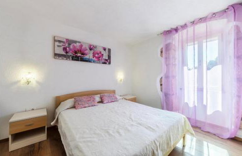 Four-Bedroom Holiday Home Labin With Sea View 08 - Photo 7