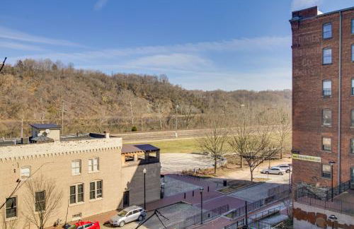 Walkable Lynchburg Condo with Private Balcony - Foto 21