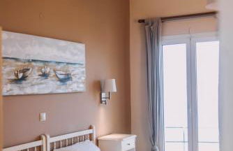 Lorraine's Cottage Style Studios, shared swimming pool and bbq only for guests at Simotata village - Photo 43