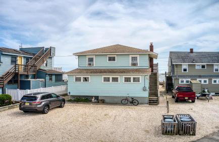 Bay Front 2Nd Floor Duplex Boasts Amazing Bay Views From Both Porch And Deck Located In Ship Bottom 14016 - Photo 28