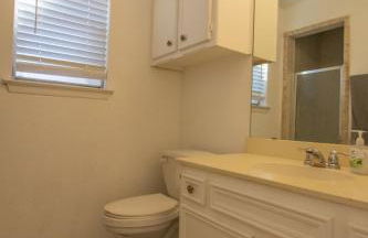 Spacious Stay for 12 - Central Fort Worth - Photo 19