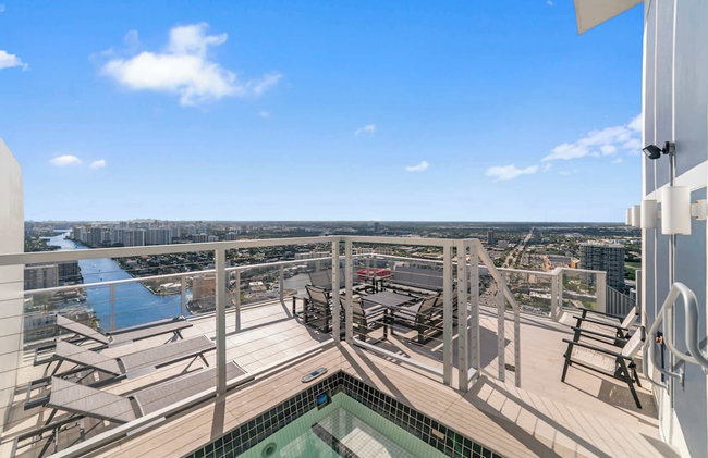 2BR Ocean Penthouse - Private Terrace & Hot Tub - Foto 69