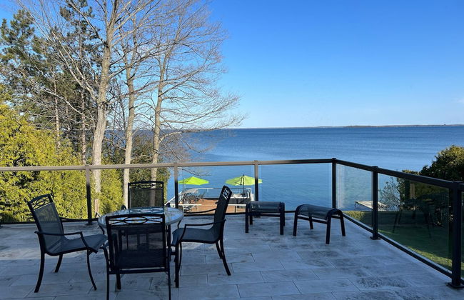 New Waterfront Mansion by Simply Comfort - Foto 18