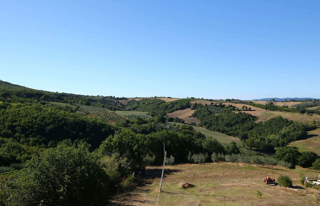 Umbria's Poolside Charm - Photo 40