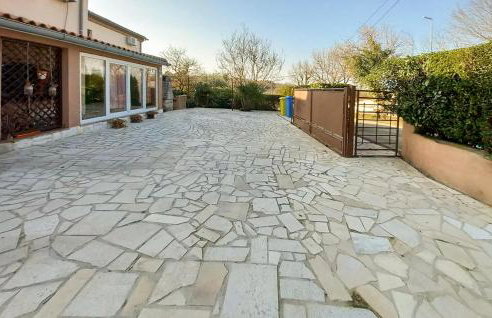 1 Bedroom Cozy Apartment In Pavicini - Photo 6