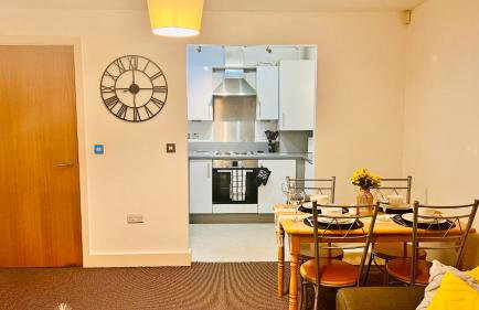 Birmingham City Centre Apartment with Parking - Photo 39