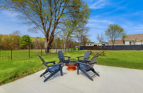 Outdoor Wonderland! Newly Built Home in Fort Ann - Foto 2