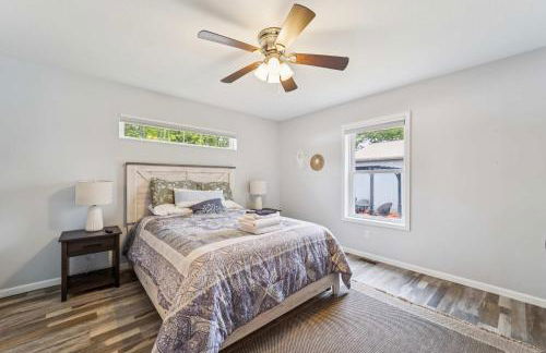 Spacious 3BR Lakefront Cottage with Stunning Views - Foto 4