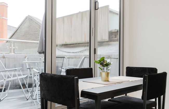 Trafalgar Square by Excel Apartments - Photo 7