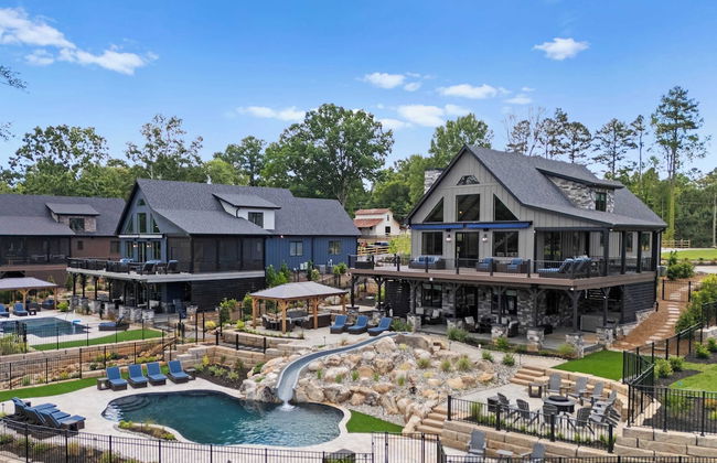 Gray Fox Lodge by Avantstay Waterslide Pool, Theater Sleeps 21 - Foto 78