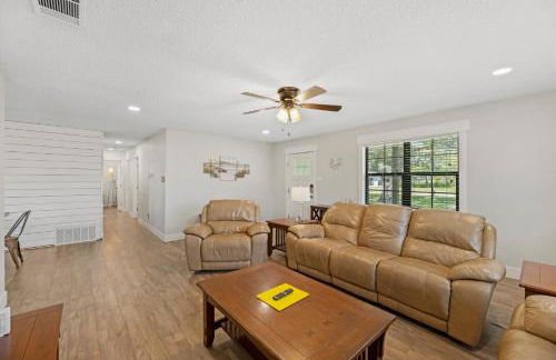 R & R's Reel Paradise 5 minutes to the harbour and 11 miles to the Beach! - Foto 7