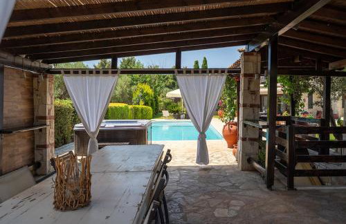 Eco Stone Villa with Private Pool and Jacuzzi - Photo 25