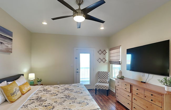 Surfside Sunshine - Photo 2