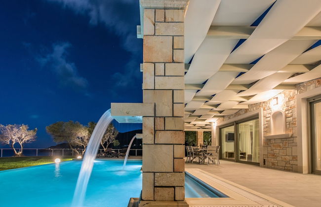 Artina Luxury Villa - Photo 21