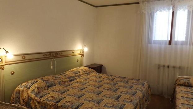 Villa in Garda With Private Pool & Lake Nearby - Foto 4, Habitación