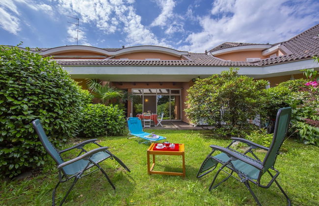 Rododendro Rosso in Ispra - Foto 2