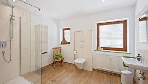 ruhige und neue Ferienwohnung am Berg - Foto 2, towels, Shower