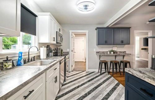 Fenced Yard, Swing Set Pawfect for Family and Dogs! - Foto 8