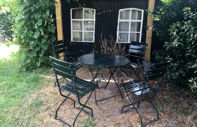 Gypsy Caravan in Weideblick With Farm Animals - Foto 12