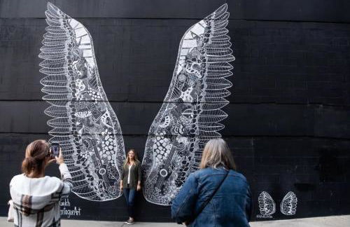 Luxury Penthouse with 2 Floors Pool Patio Gym Walk to Broadway - Foto 47