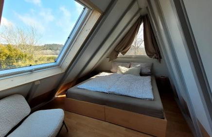 Wohlfühloase in der Eifel mit Weitblick in die Natur, Seenähe, Poolnutzung, Minigolf, Tennis und vieles mehr - Photo 1