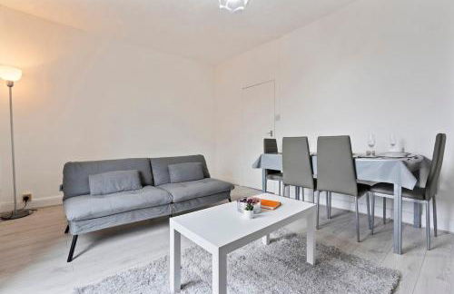 Cozy 1-Bedroom Apartment Steps from Bullring & Victoria Square - Foto 18